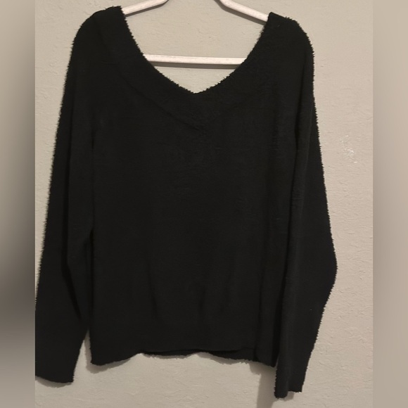 NWT HELLO NITE REVOLVE PLUSH V NECK SWEATER IN BLACK - Picture 3 of 13